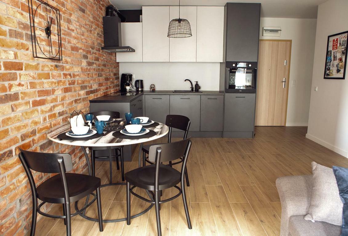 Concept Red Apartment Krasków Dış mekan fotoğraf